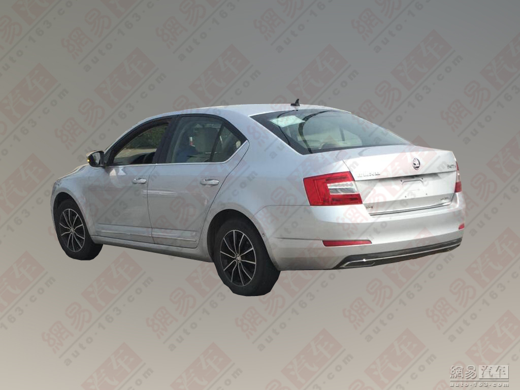 Skoda Octavia'n�n Makyajl� G�r�nt�leri