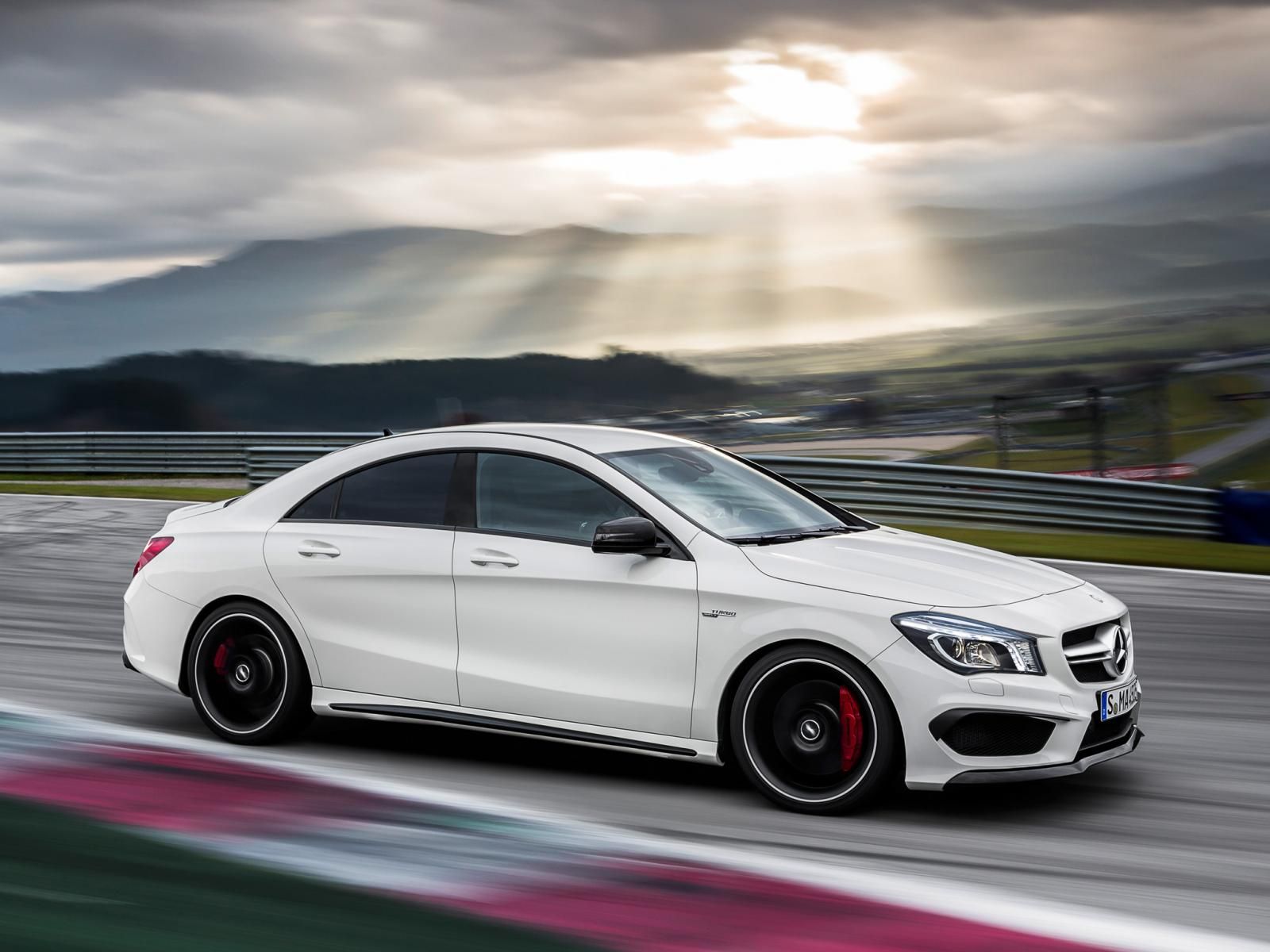 YEN MERCEDES CLA 45 AMG GALER