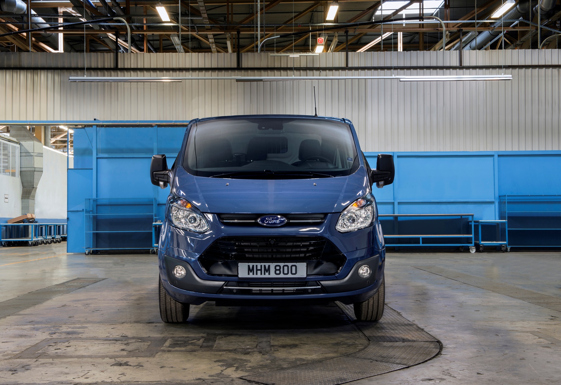  2016 Ford Transit ve  2016 Ford Transit Custom Resim Galerisi