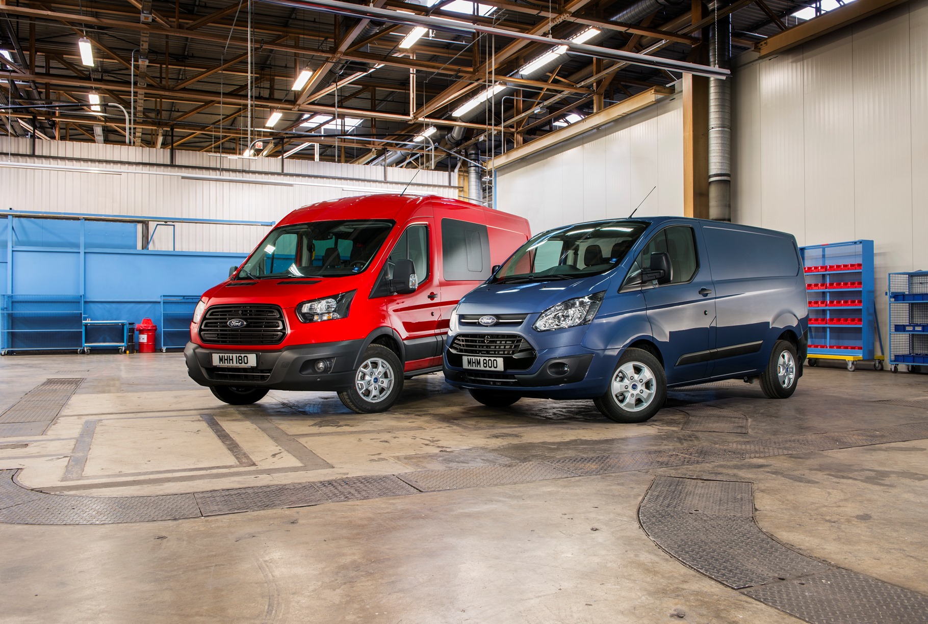  2016 Ford Transit ve  2016 Ford Transit Custom Resim Galerisi