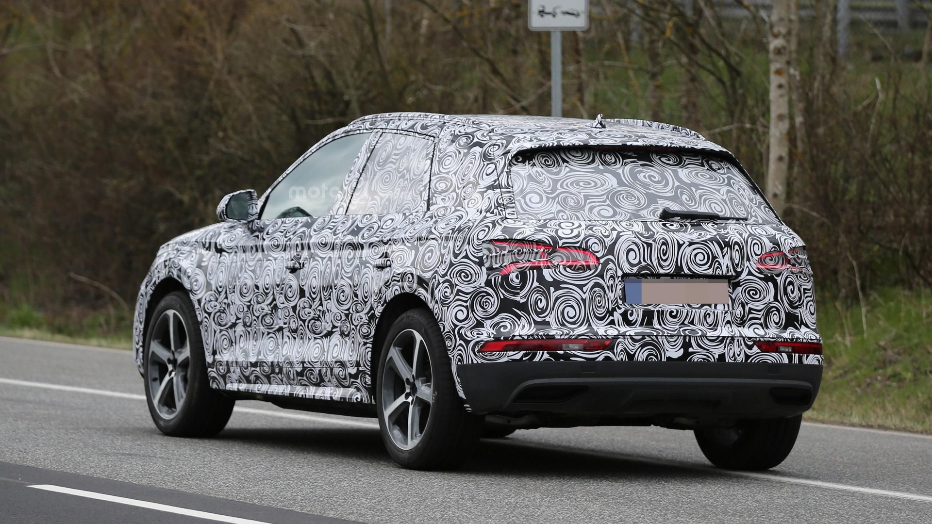 2017 Audi Q5 Kamuflajl� Olarak G�r�nt�lendi.