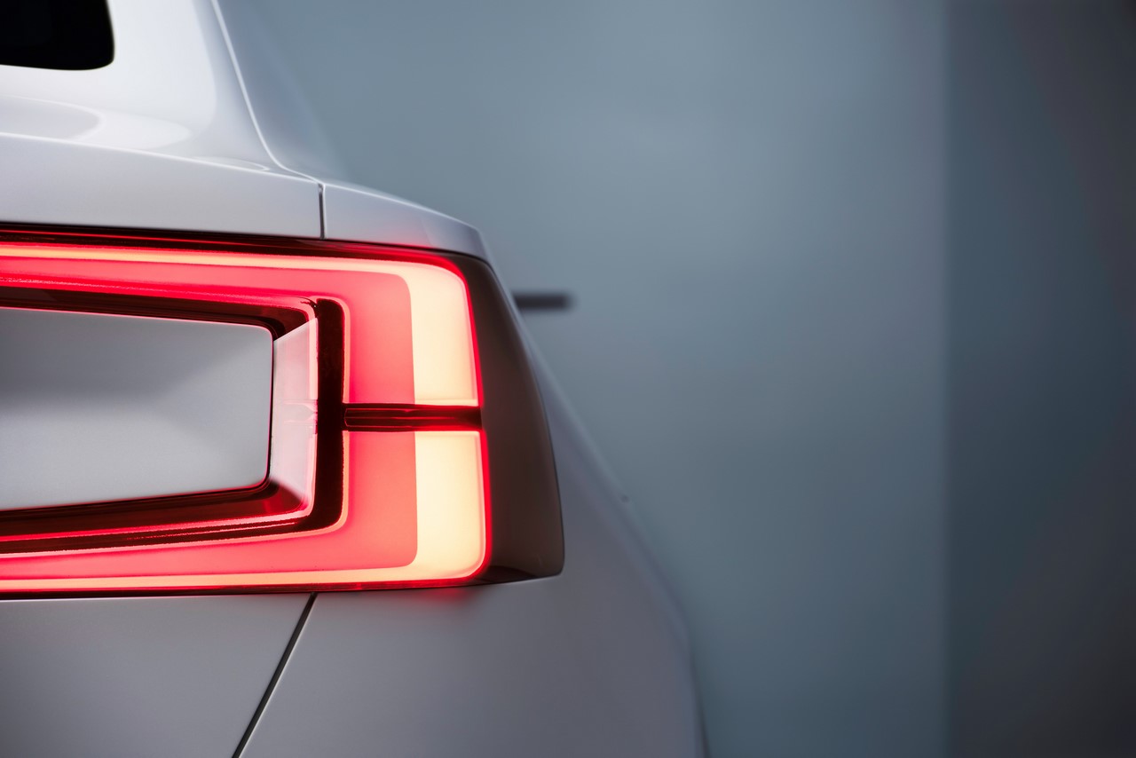 Volvo S40 ve XC40 i�in Geri Say�m Ba�lad�