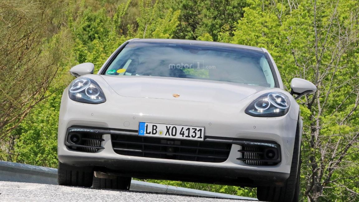 2017 Porsche Panamera Hafif Kamuflajl� Resim Galerisi