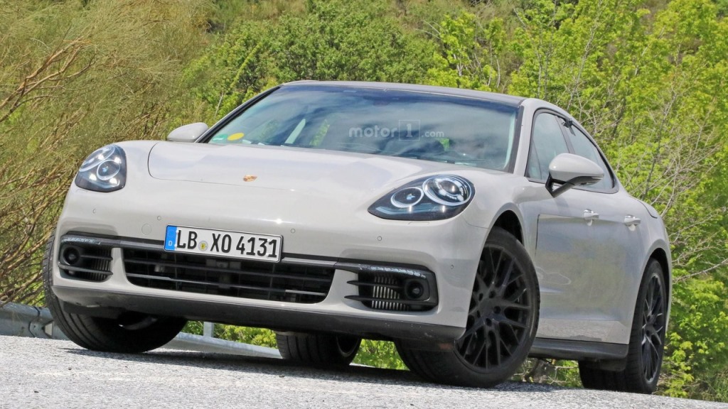2017 Porsche Panamera Hafif Kamuflajl� Resim Galerisi