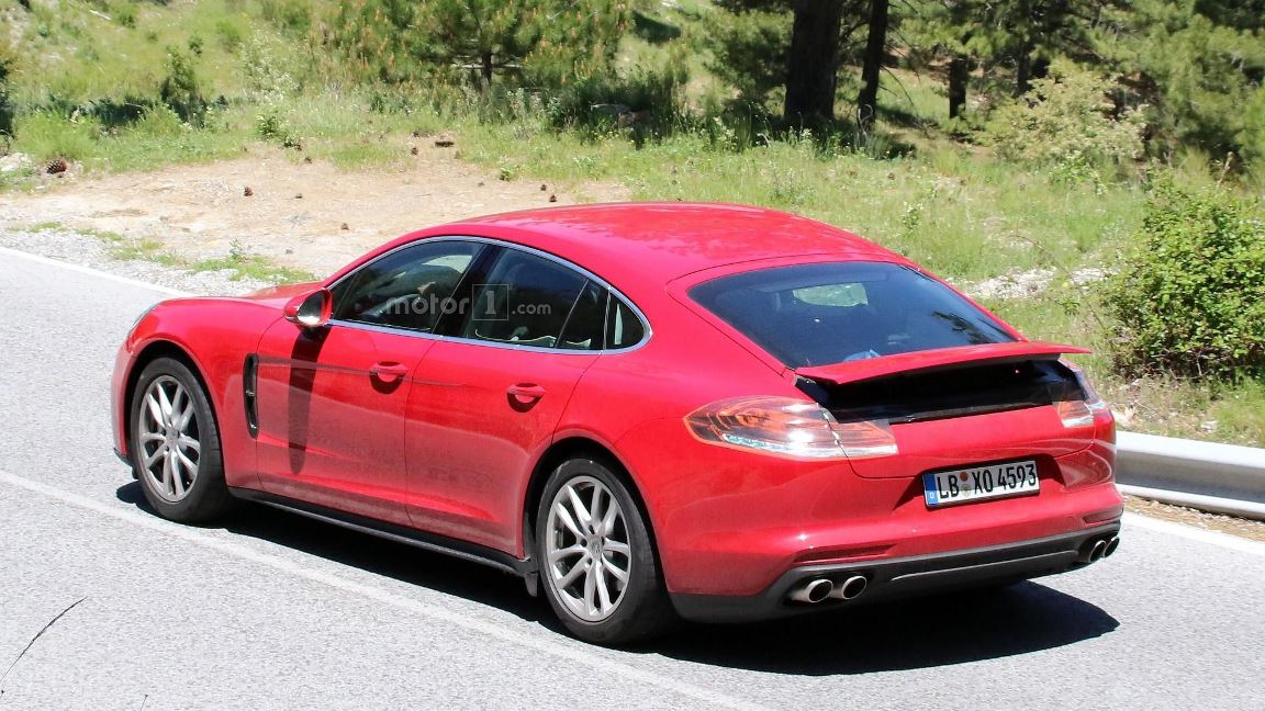 2017 Porsche Panamera Hafif Kamuflajl� Resim Galerisi