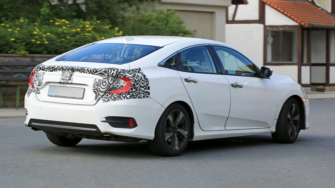 2017 Honda Civic Ailesi Avrupa Kamuflajl� Resim Galerisi