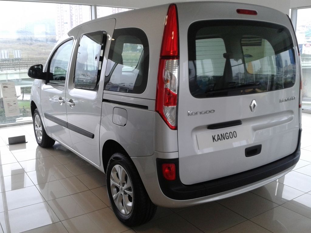 YEN MAKYAJLI RENAULT KANGOO SATITA RESM GALERS