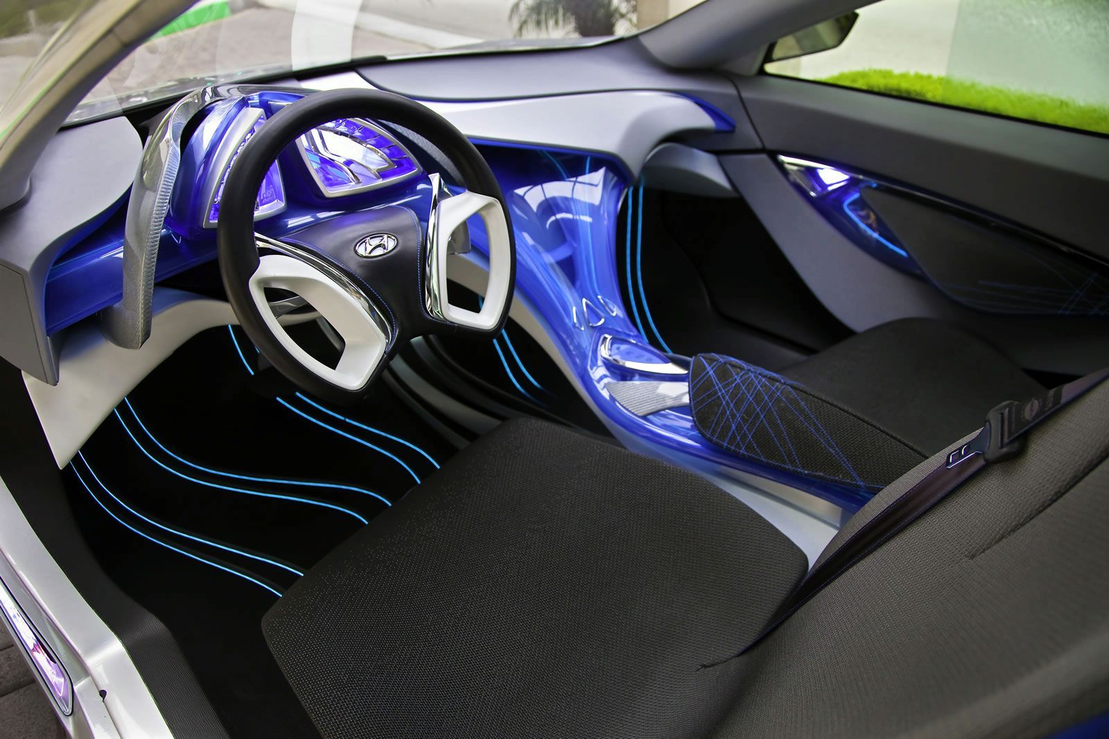 HYUNDA NUVS CONCEPT GALER