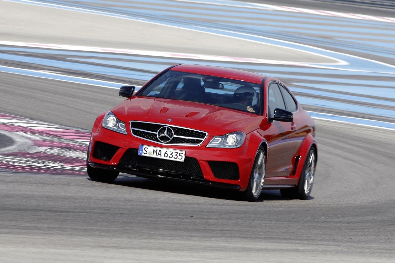 MERCEDES C63 AMG BLACK GALER