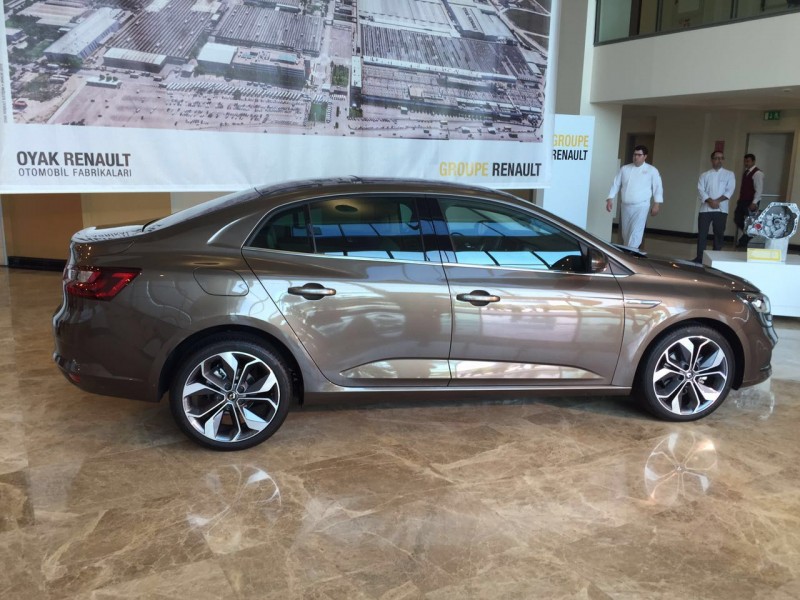 2016 Renault Megane Sedan Lansman Resim Galerisi