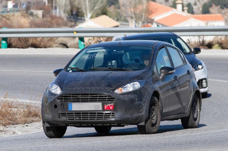 2017 Ford Fiesta resim galerisi