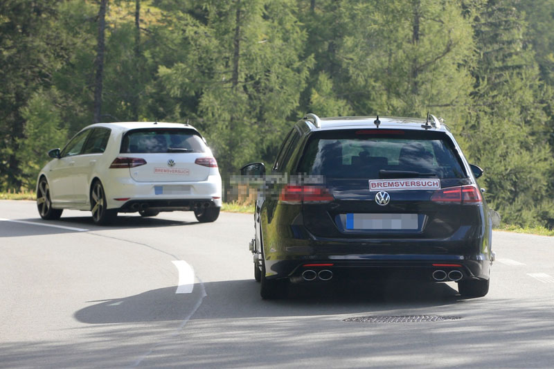 Volkswagen Golf R SportWagen resim galerisi