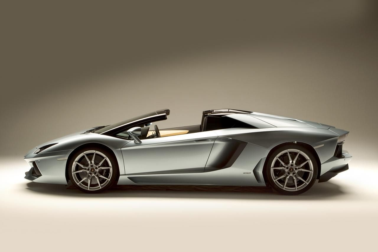 LAMBORGHN AVENTADOR ROADSTER GALER