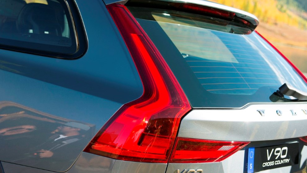 Volvo V90 Cross Country yeni resim galerisi