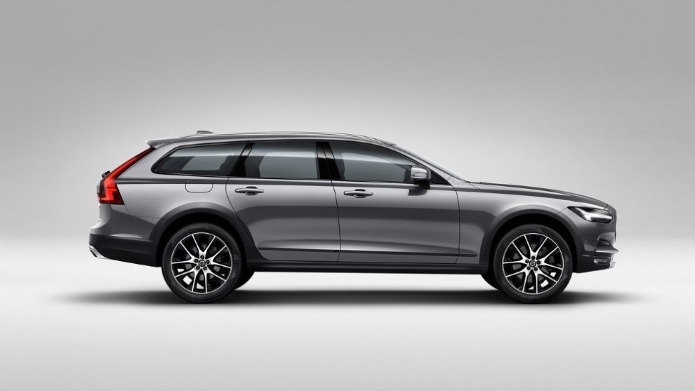 Volvo V90 Cross Country yeni resim galerisi