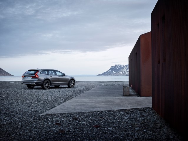 Volvo V90 Cross Country yeni resim galerisi