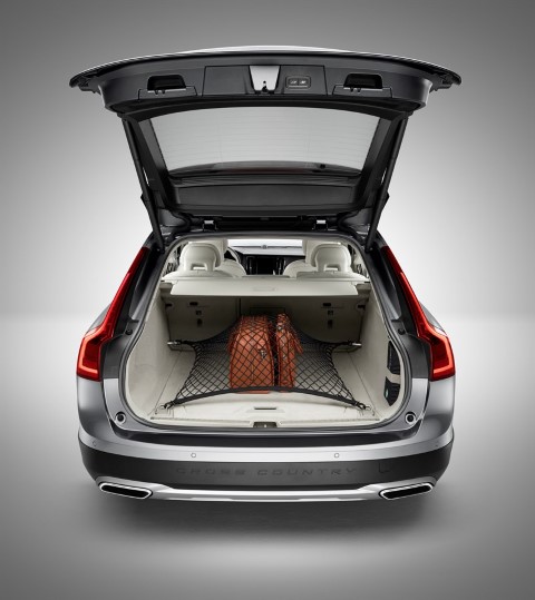 Volvo V90 Cross Country yeni resim galerisi