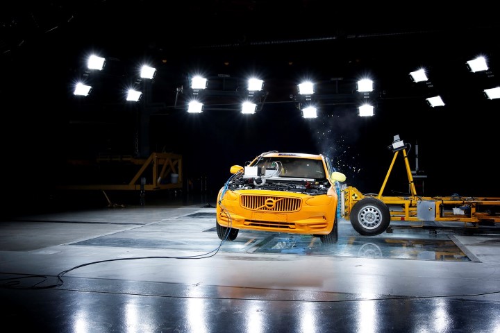 Volvo V90 Cross Country yeni resim galerisi