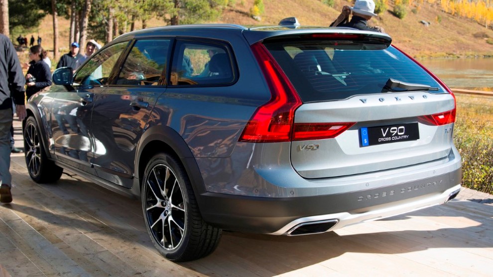 Volvo V90 Cross Country yeni resim galerisi