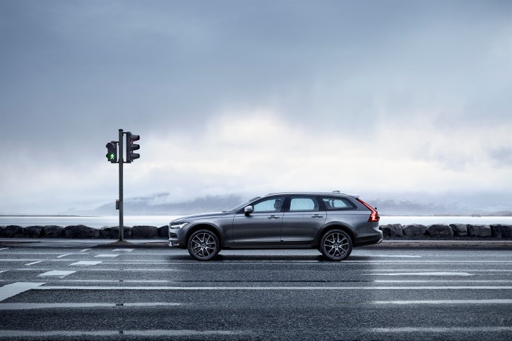 Volvo V90 Cross Country yeni resim galerisi