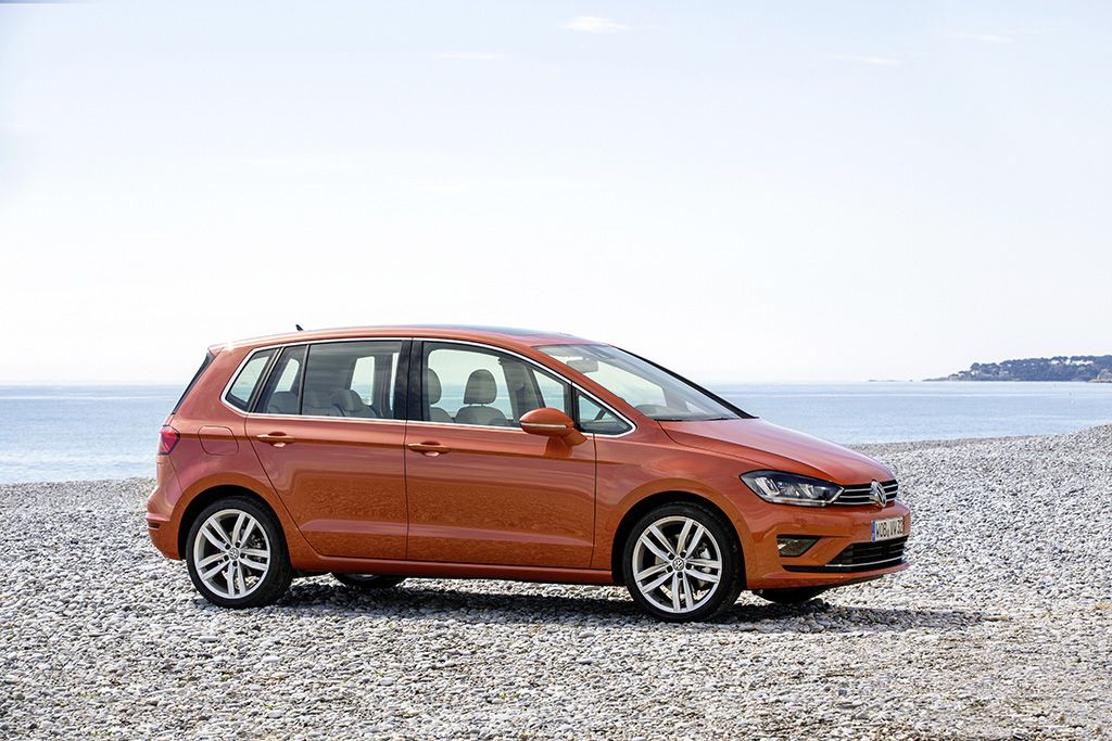 YEN VOLKSWAGEN GOLF SPORTSVAN DETAYLI RESM GALERS