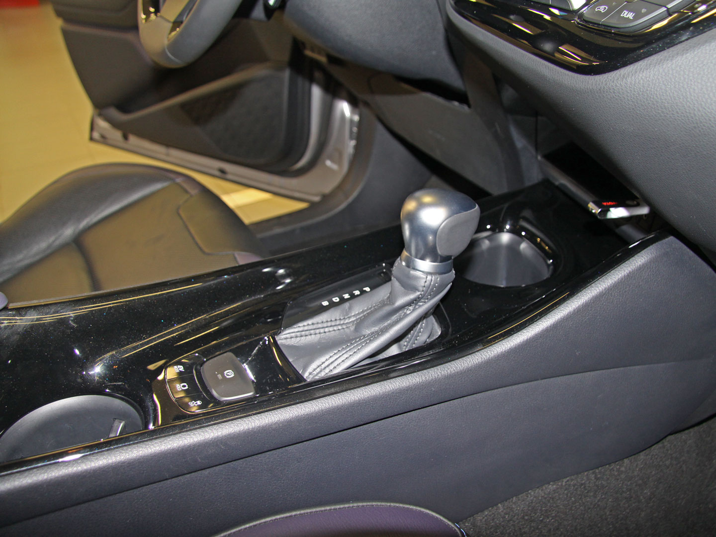 2017 Toyota C-HR Detayl� Resim Galerisi