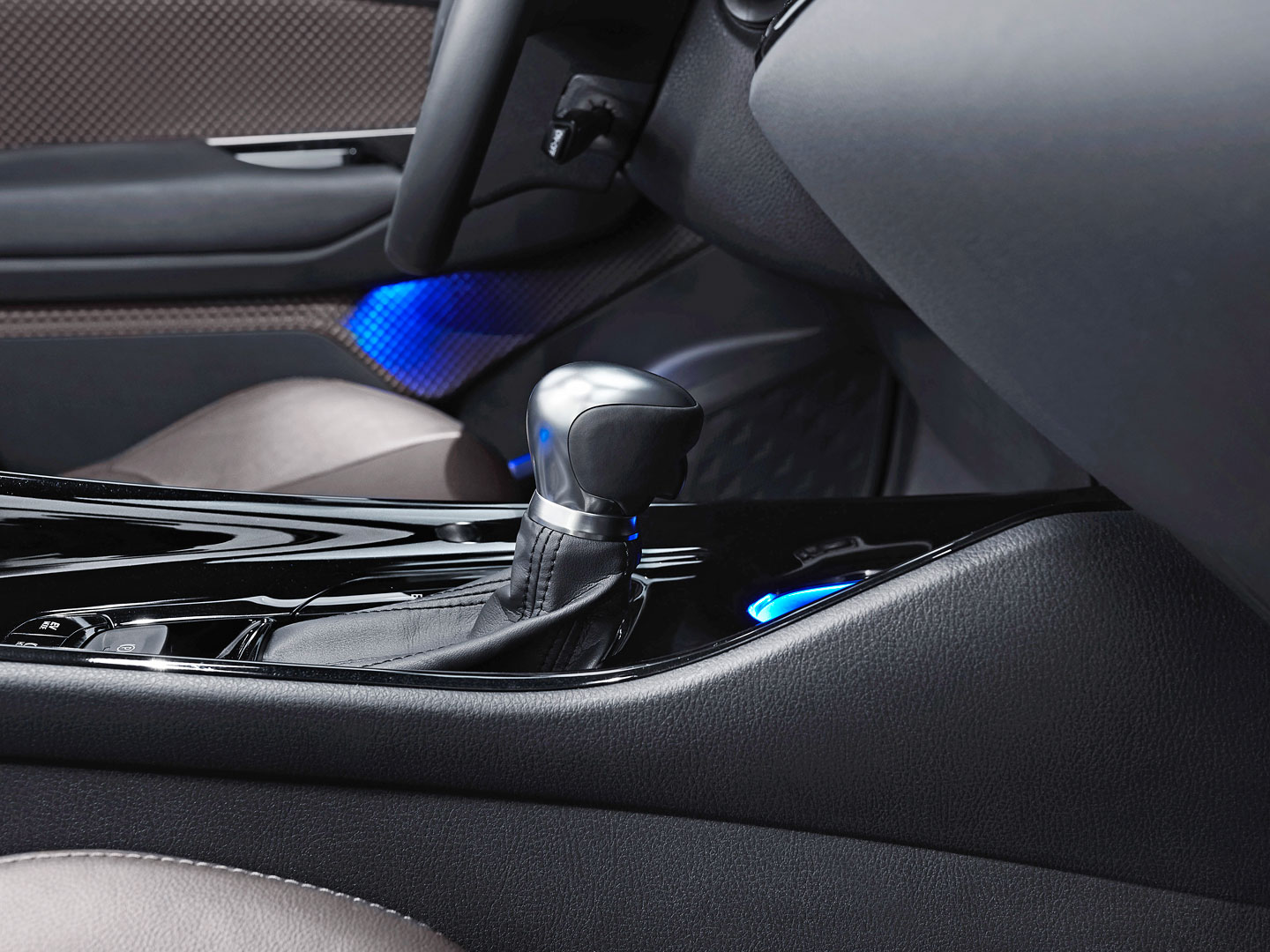 2017 Toyota C-HR Detayl� Resim Galerisi