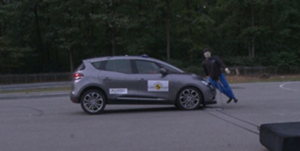 Renault Scenic NCAP'te 5 y�ld�z ald�