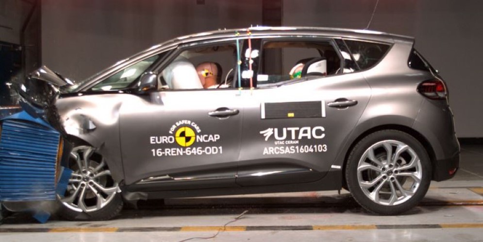 Renault Scenic NCAP'te 5 y�ld�z ald�
