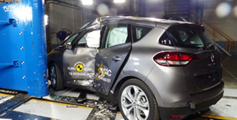 Renault Scenic NCAP'te 5 y�ld�z ald�