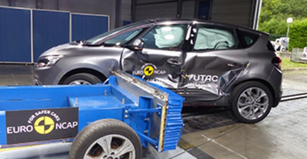 Renault Scenic NCAP'te 5 y�ld�z ald�
