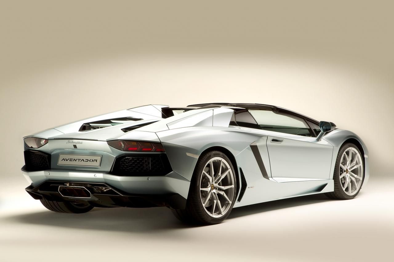 LAMBORGHN AVENTADOR ROADSTER GALER