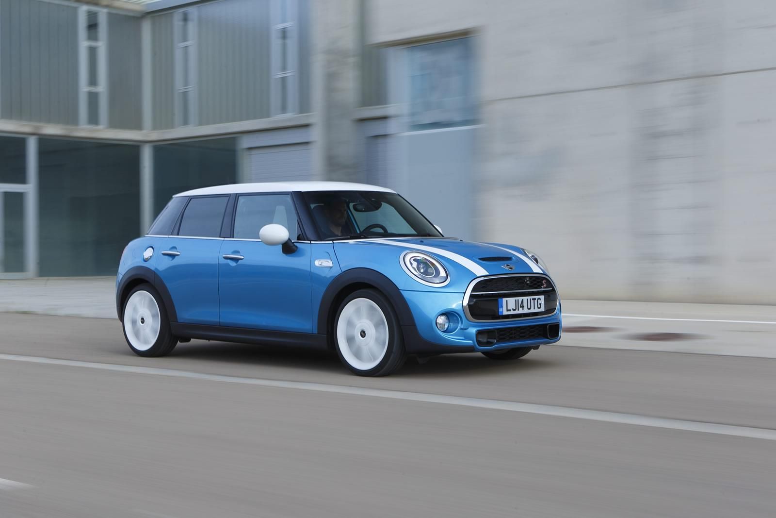 YEN BE KAPILI MN COOPER S DETAYLI RESM GALERS