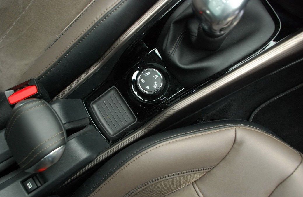 YEN PEUGEOT 2008 AVRUPA'DA YOLLARDA RESM GALERS