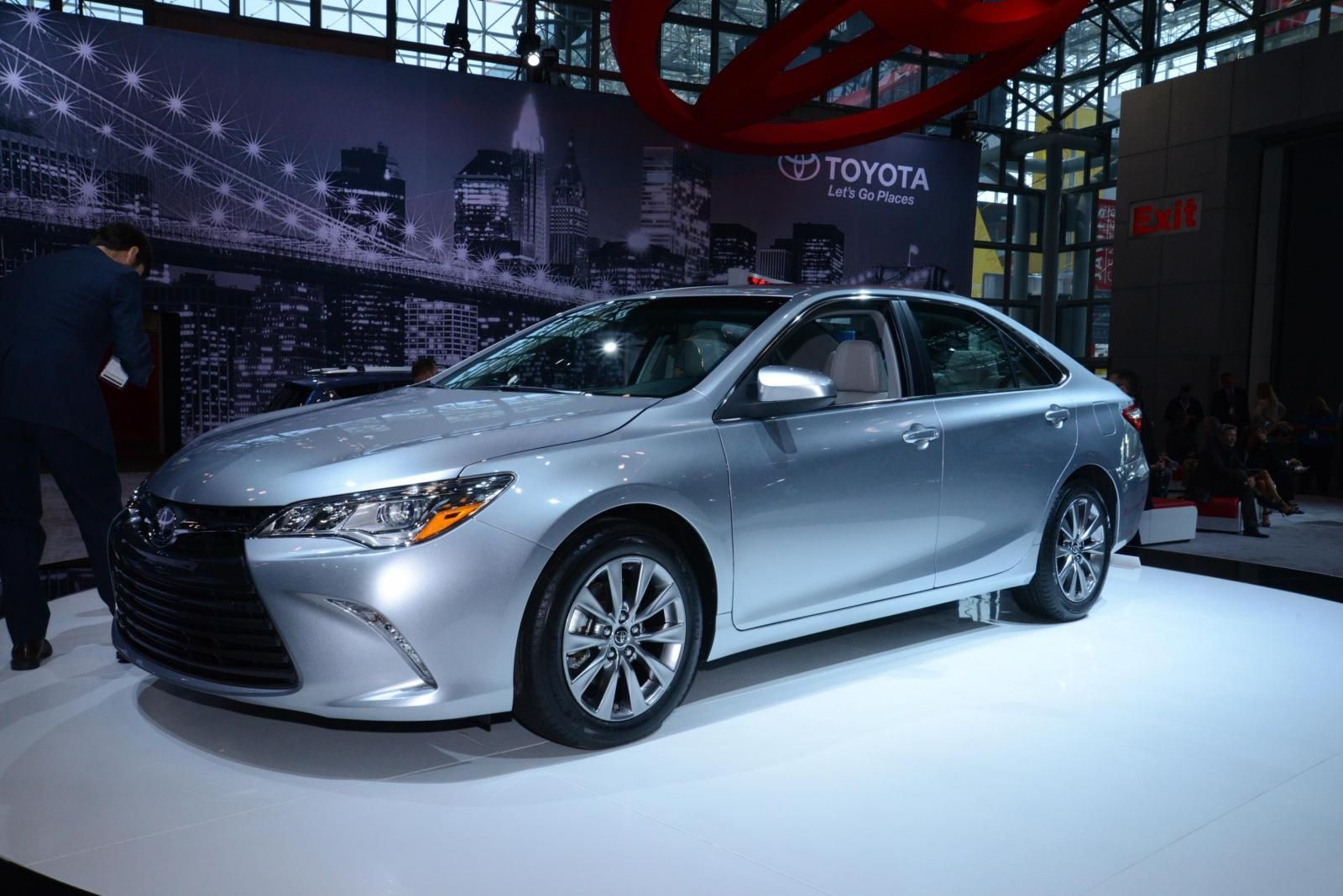 YEN 2015 TOYOTA CAMRY AMERKAN VERSYON RESM GALERS