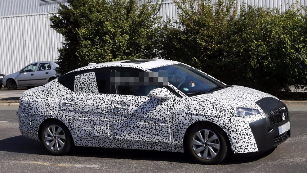 Opel Corsa Sedan g�r�nt�lendi