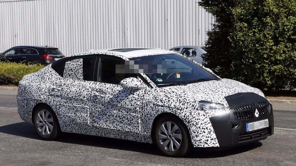 Opel Corsa Sedan g�r�nt�lendi