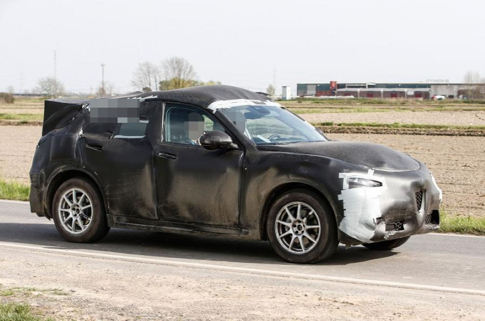 Alfa Romeo Stelvio�dan yeni casus foto�raflar