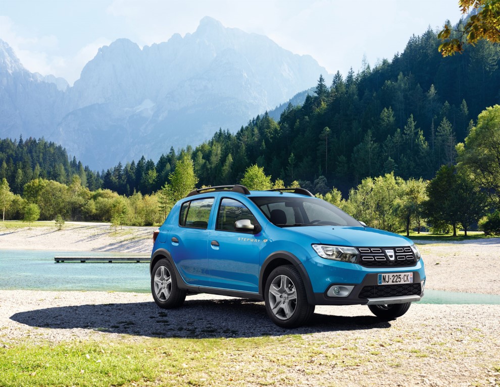 Renault kendi g�ncel Dacia versiyonlar�n� ��kart�yor