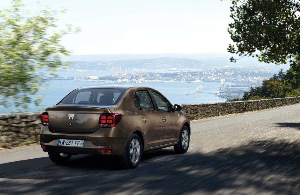 Renault kendi g�ncel Dacia versiyonlar�n� ��kart�yor