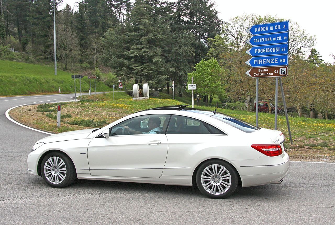 MERCEDES E COUPE (2010) GALER