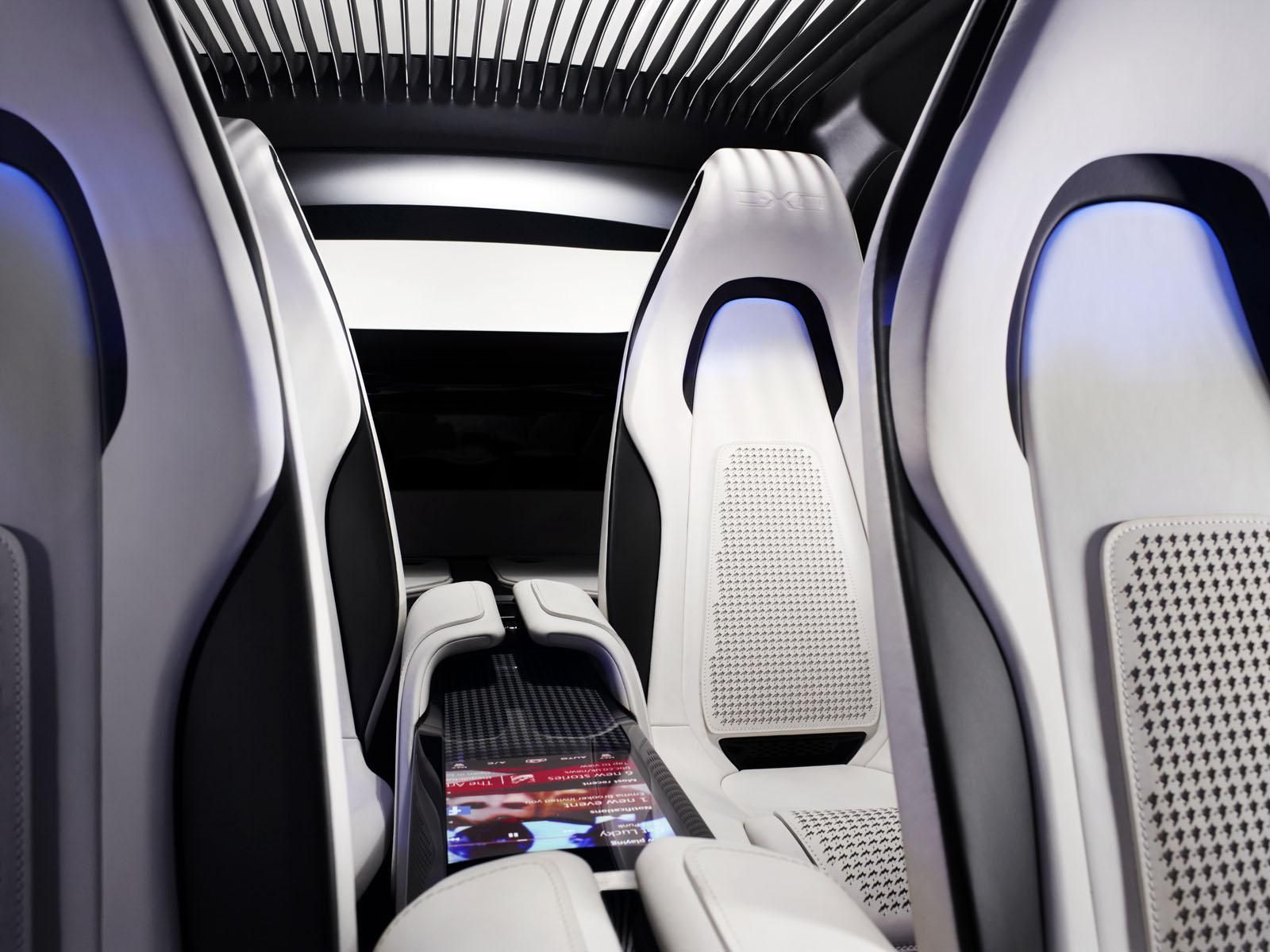 YEN JAGUAR C-X17 CONSEPT RESM FOTORAF GALERS