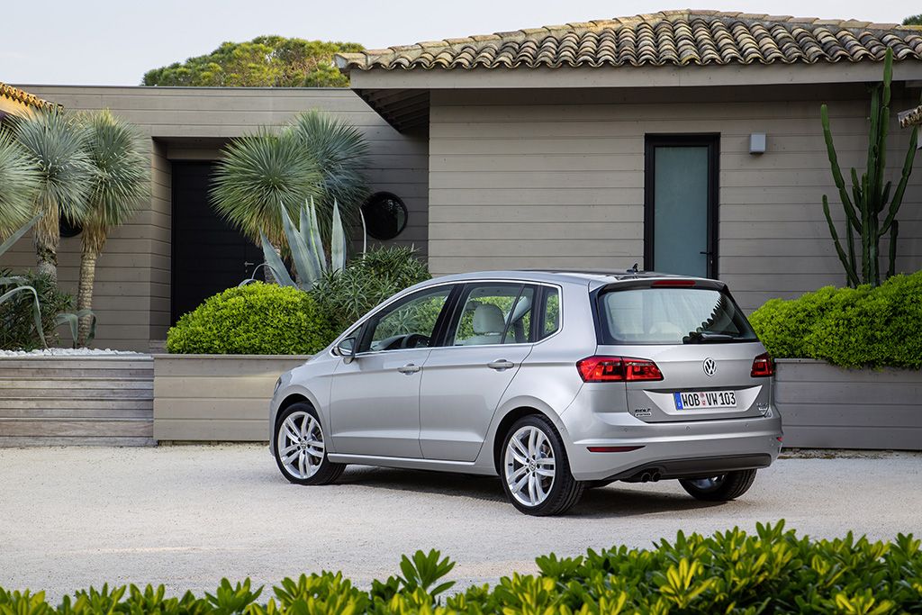 YEN VOLKSWAGEN GOLF SPORTSVAN DETAYLI RESM GALERS