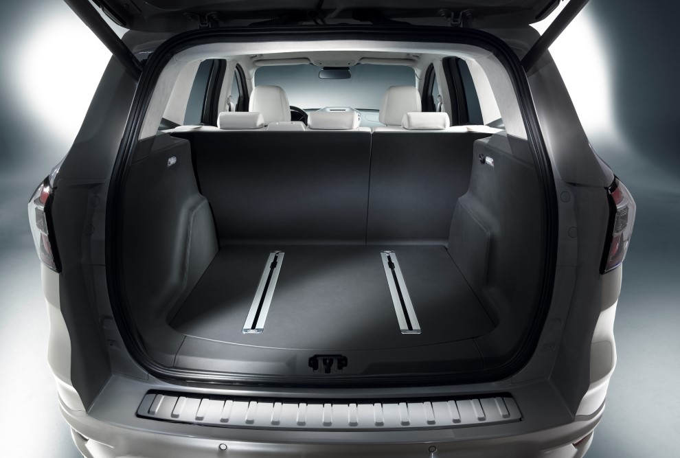 Yeni Ford Kuga detayl� resim galerisi