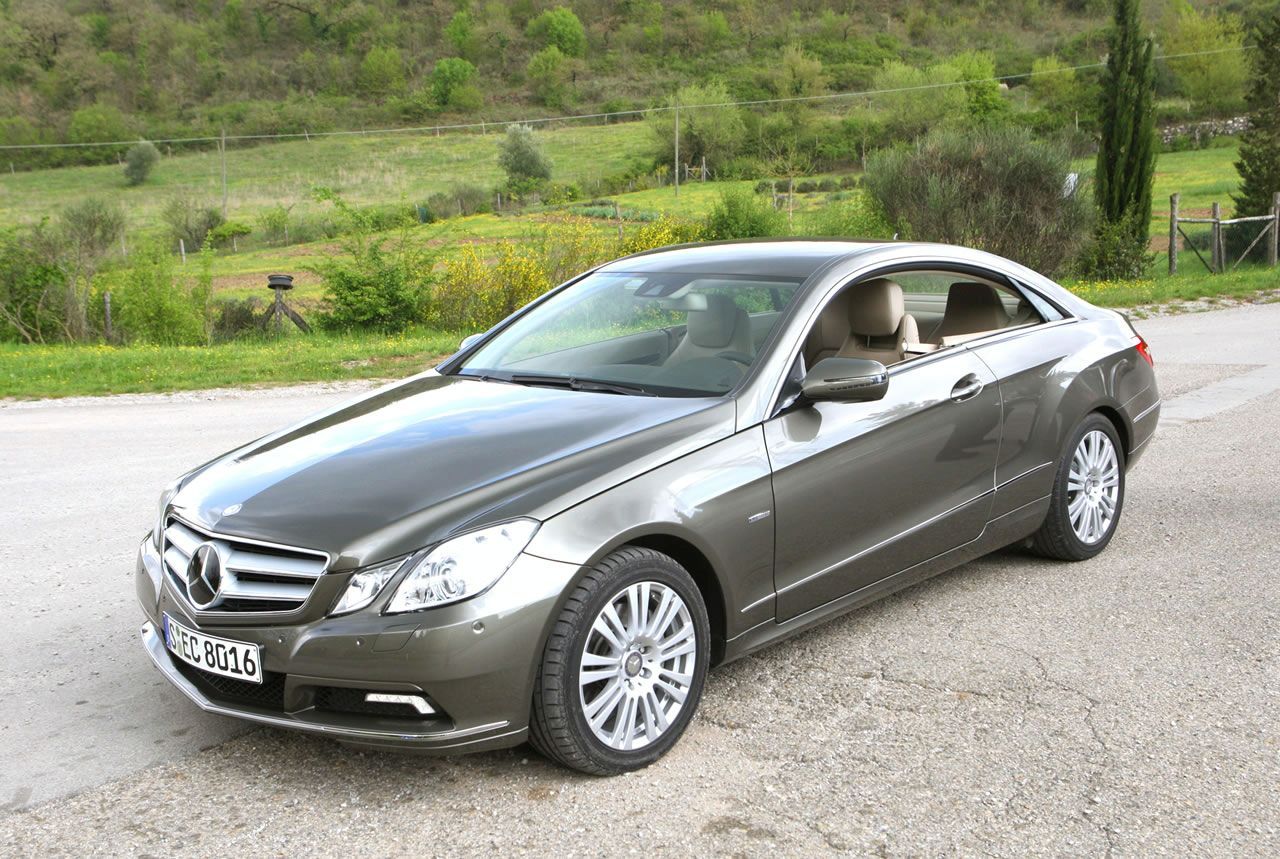 MERCEDES E COUPE (2010) GALER