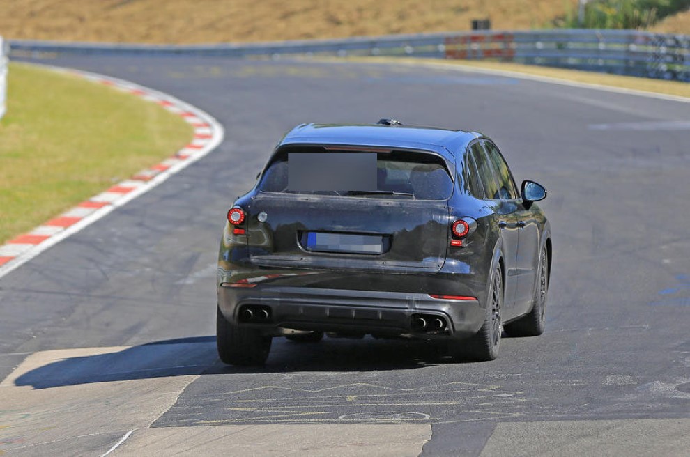 2018 Porsche Cayenne test pistinde g�r�nt�lendi