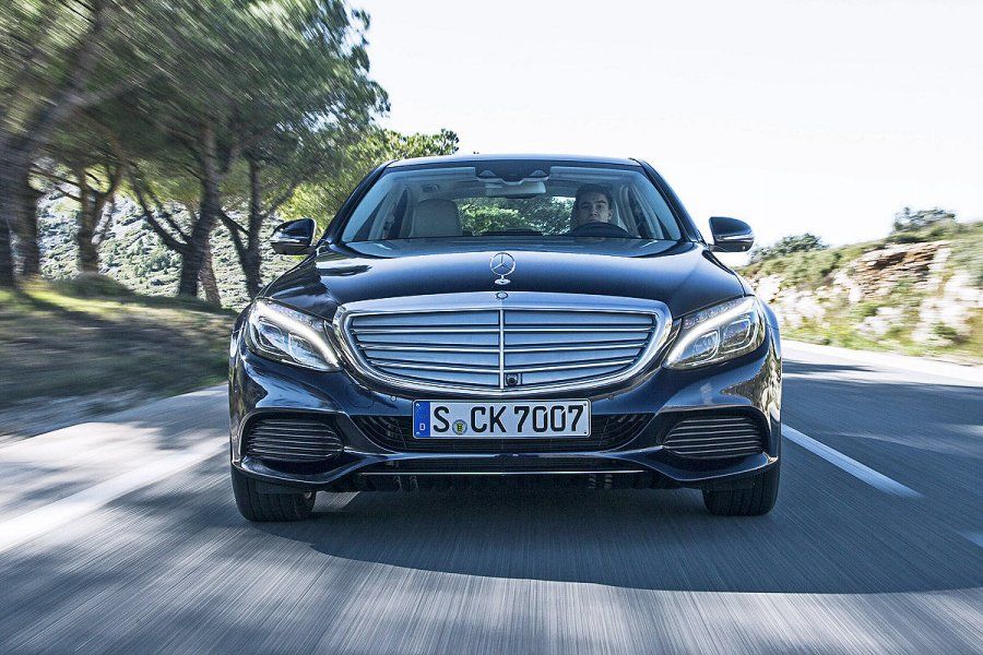 YEN MERCEDES C SERS AVRUPA YOLLARINDA RESM GALERS