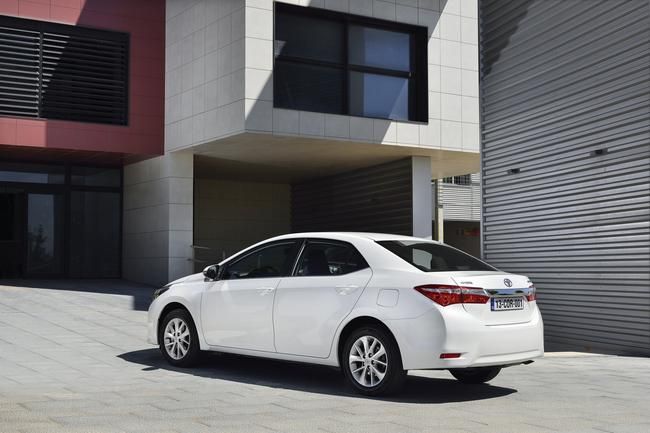 YEN TOYOTA COROLLA AYRINTILI RESM GALERS