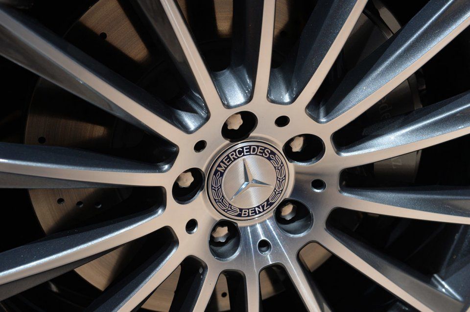 YEN MERCEDES S SERS COUPE CENEVRE RESM GALERS