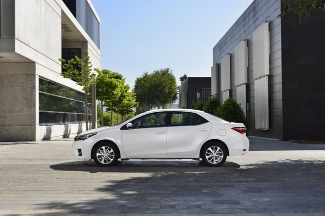YEN TOYOTA COROLLA AYRINTILI RESM GALERS